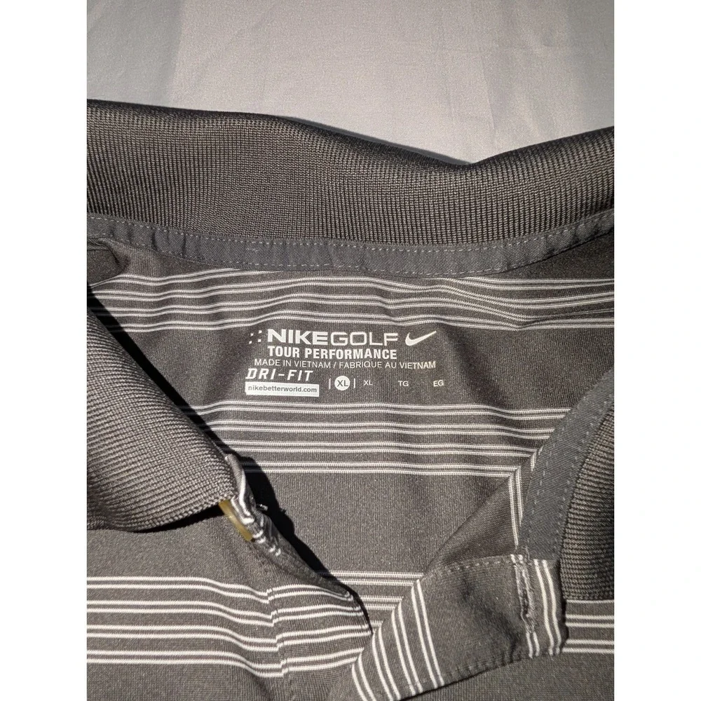 Nike Men's XL Gray and White Striped Drifit Short Sleeve Performance‎ Golf Polo